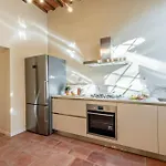Villa Il Gufo With Swimming Pool